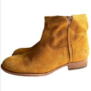 FRYE Melissa Slouch Notched Suede Mustard Yellow Pull On Ankle Boots 8.5